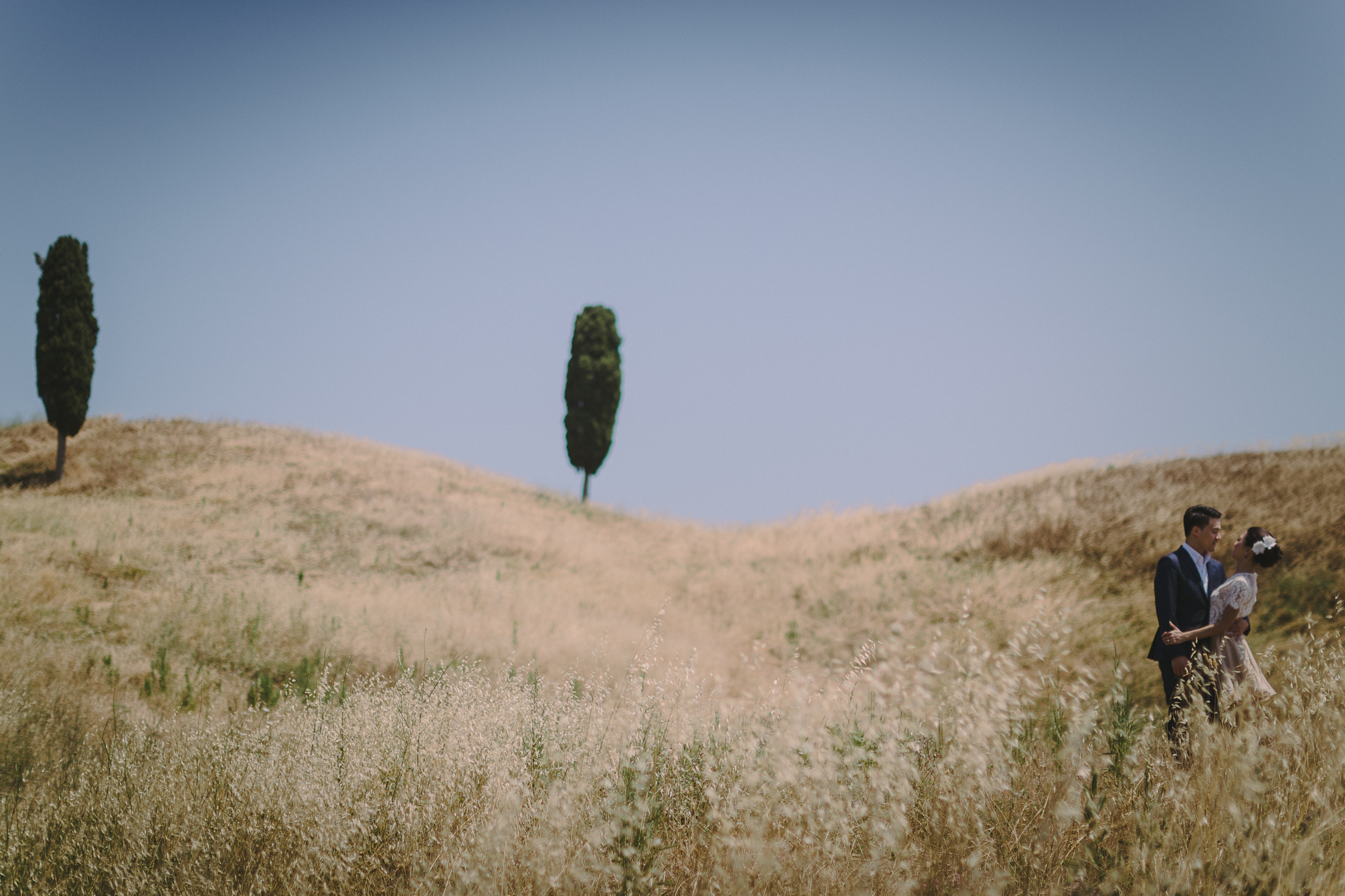 Elena Foresto Photographer Engagement in Tuscany