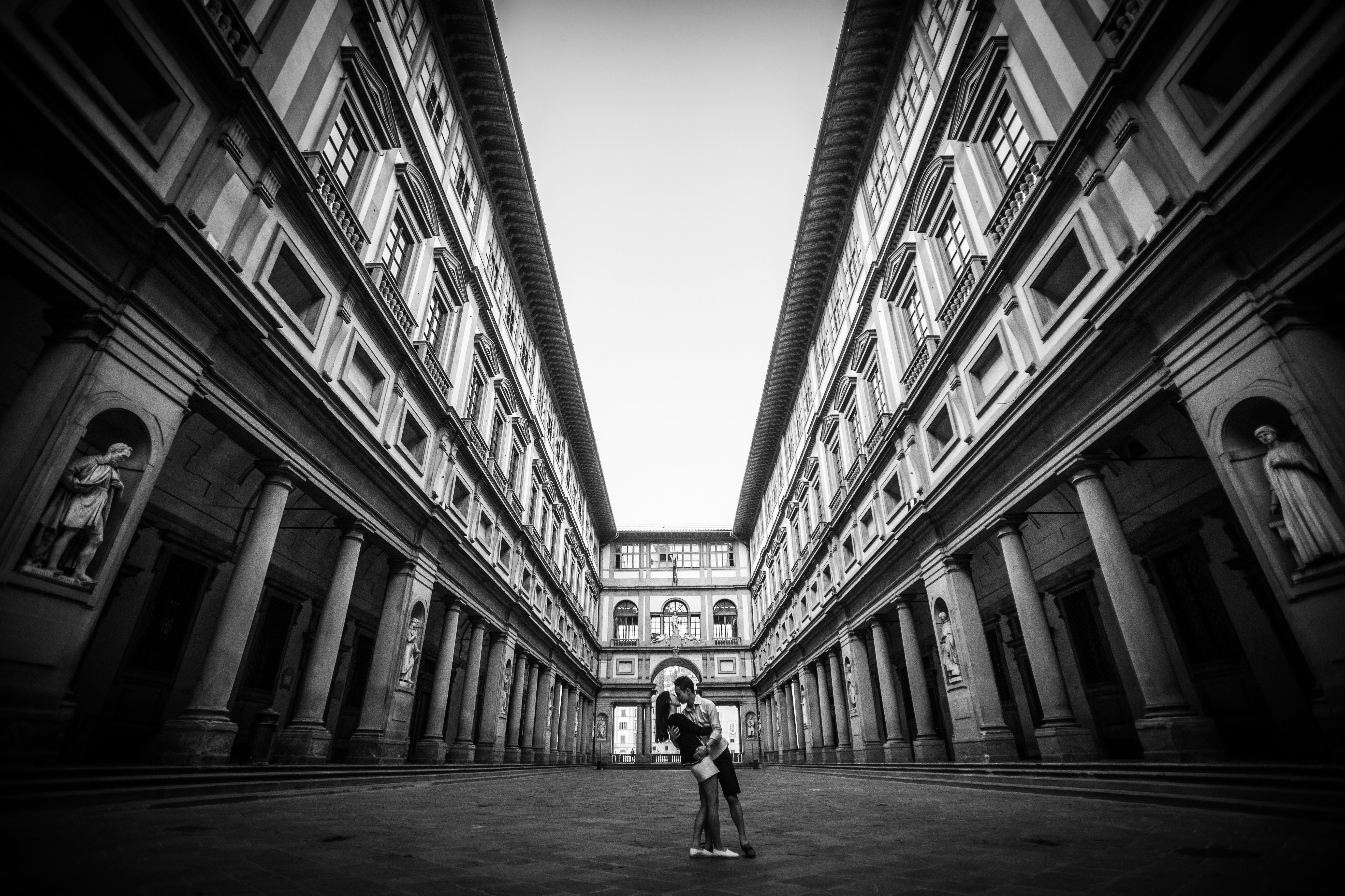 Elena Foresto Photographer Engagement in Florence