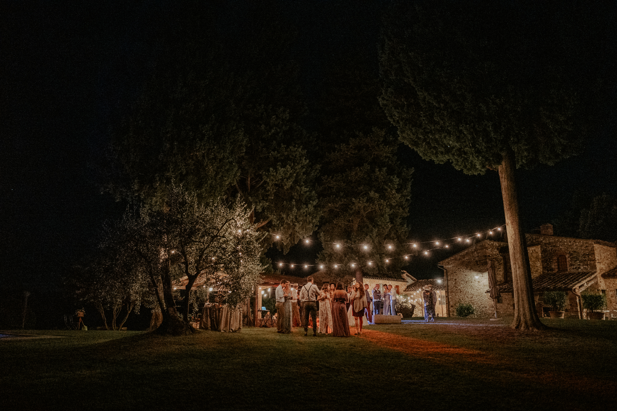 wedding photo in tuscany