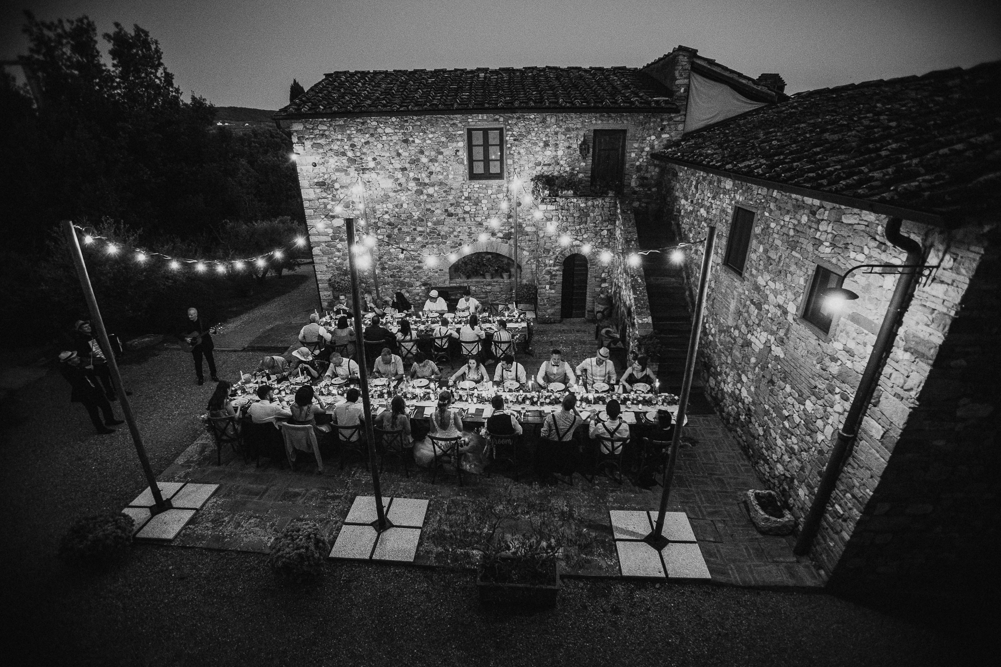 wedding photo in tuscany