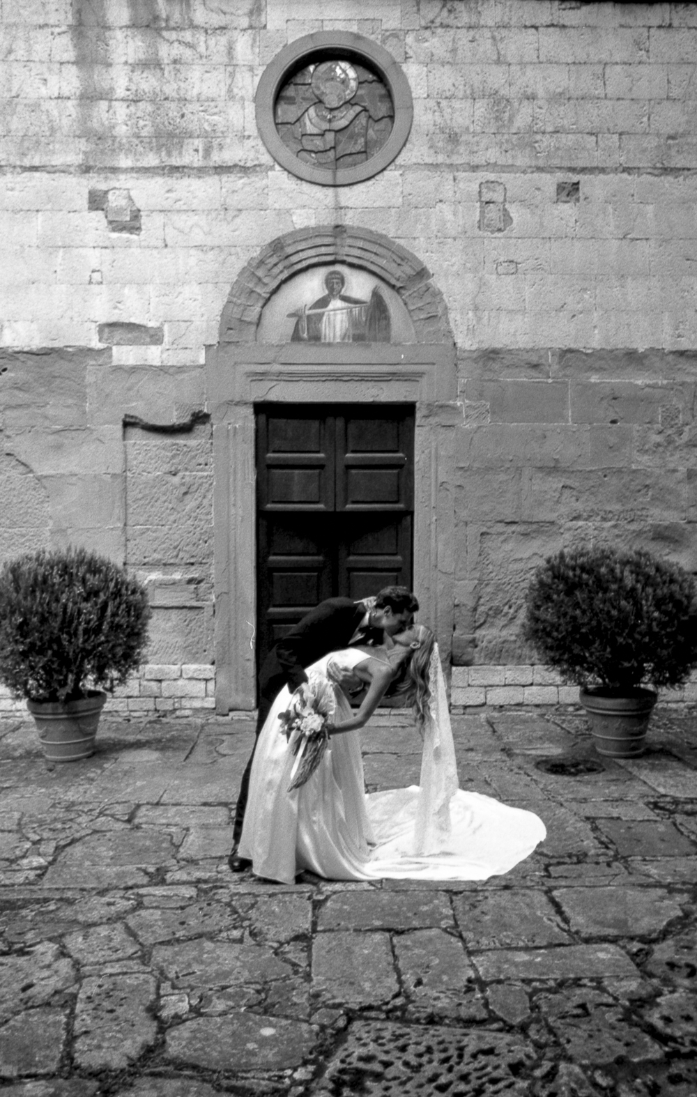 wedding tuscany elegant on film